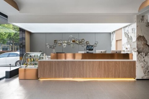 Lechao Collection Hotel (Shanghai Bailian Central Zhenguang Road Subway Station)