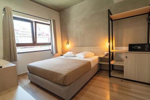 아테네 호크스 어반