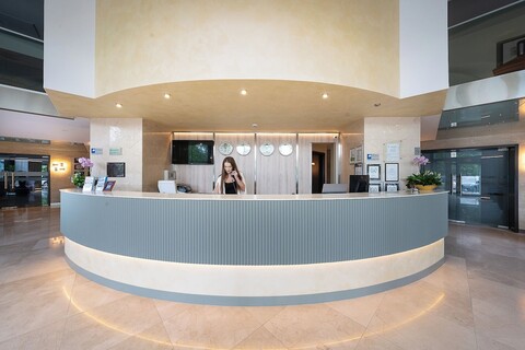 부쿠레슈티 유니리 광장 - 핸드리튼 컬렉션