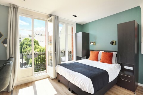 야이스 파리 졸라 바이 누마