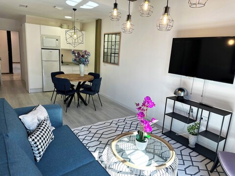 아파르타멘토스 알바이신 센트로 3000