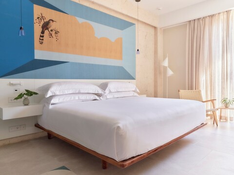 킴튼 라스 메르세데스 바이 IHG