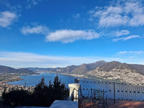 이 두에 로콜리