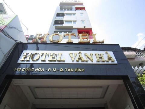 Van Ha Hotel