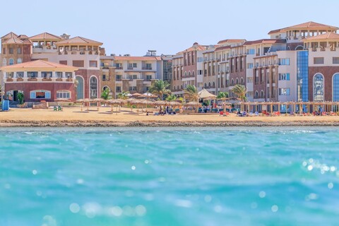 로열 비치 서비스드 아파트먼트