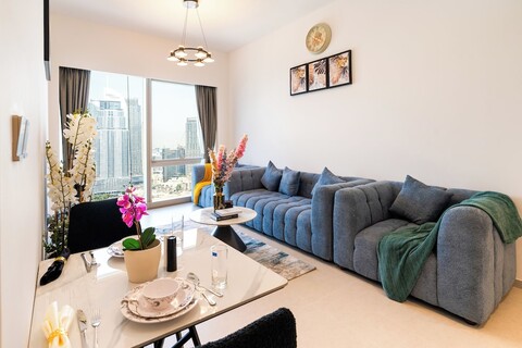 버즈 칼리파 및 분수 전망, 거실 및 침실