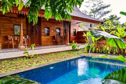 부루안 사리 빌라 바이 아가타