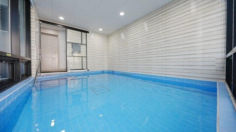 Qbo Moon Pool Villa