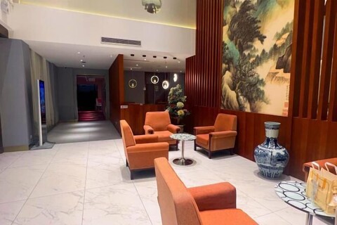 Gong Mei Blue Peacock Business Hotel (Beijing Xisanqi)