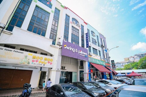 스윙 앤 필로우즈 앳 KL 쿠차이라마