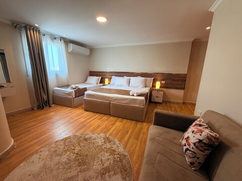 피라미드 타워 인