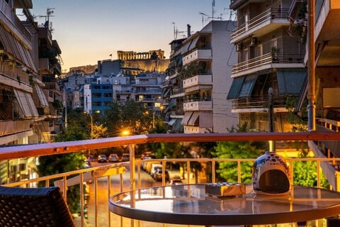 파르테논 전망의 햇살 가득한 2베드룸 아늑한 아파트먼트