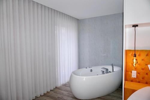 Lux'Otel City Lodge-i