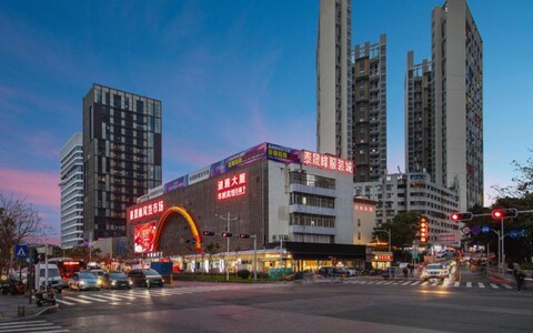 Hualing Hotel (Shenzhen Nanshan Nanyou Clothing Wholesale Market Store)