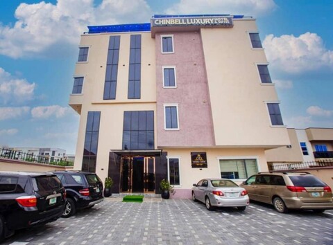 Chinbell Luxury Hotel & Suites 
