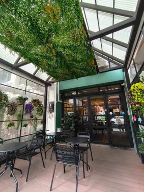 님만 네스트 호스텔 앤 카페