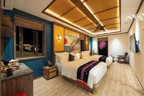 자오 호텔, 불꽃놀이와 바다 전망