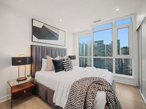 더 킹스몬트 스위트