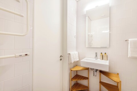 ACM002 봄바르다 홈즈, 펫프렌들리 가든 하우스