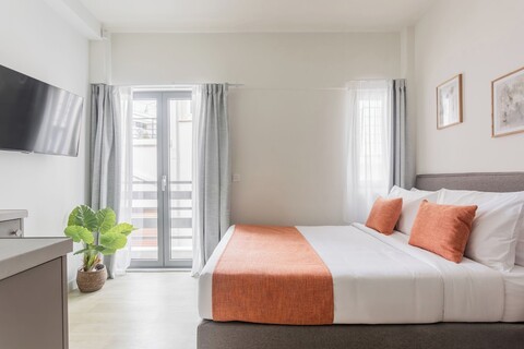 솔 바이 조이아 리빙