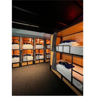 Capsuleaccom Hostel