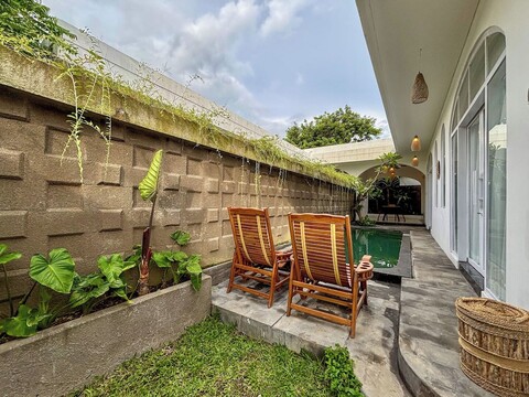 우붓 잉그리드 빌라, 아가타 바이