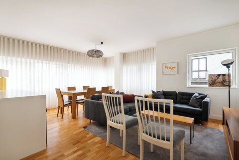 ACM022 봄바르다 홈즈, 가족을 위한 넓은 3베드룸