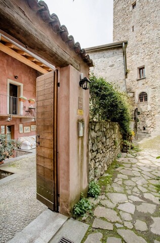 알라 토레 델 바르바로사 B&B 포레스테리아