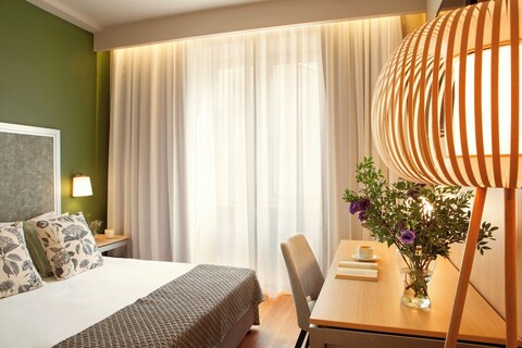 제우스 에센스 부쿠레슈티, 트레이드마크 컬렉션 바이 윈덤