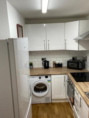 Lovely Private Rooms in Euston, Central London-i
