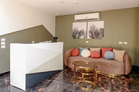 게스트 하우스 파라다이스, 탑 루프에서 피라미드 뷰