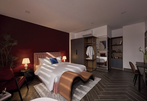 로베라 호텔, 공항