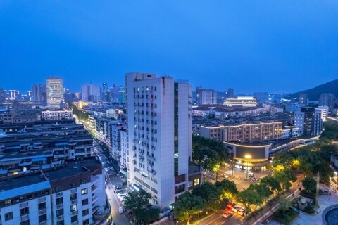 Duojiangnan Hotel (Yintai Department Store, Linping Pedestrian Street, Hangzhou)