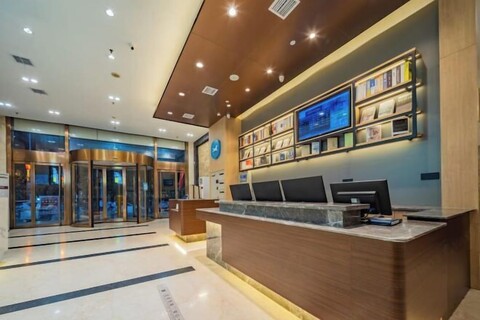 HanTing Hotel (Xi'an North Railway Station Fengcheng Ninth Road Metro Station)