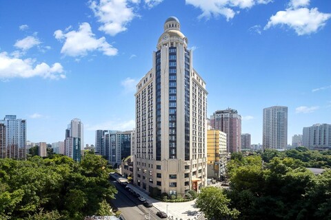 WANDA YI Wuhan