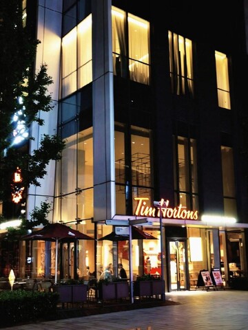 Longchen Holiday Hotel (Shanghai Weining Road Metro Station)