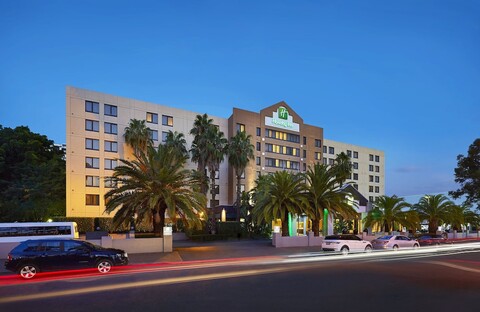 홀리데이 인 파라마타 바이 IHG