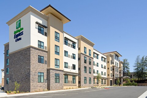 홀리데이 인 익스프레스 앤드 스위트 발렌시아 - 산타 클라리타, IHG 제공