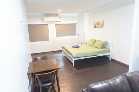 방콕 카오산 로드의 아늑한 집