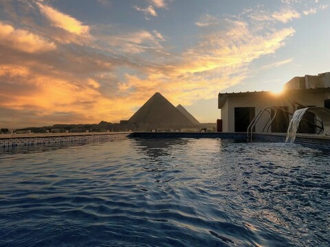 사하리 피라미드 뷰 호텔