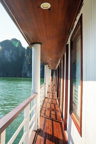 halong marina bay cruise