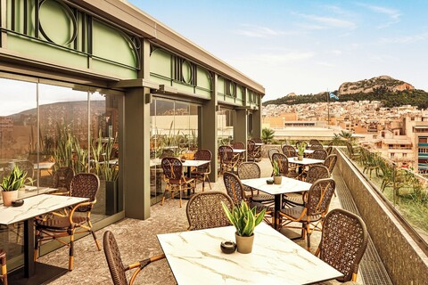 제우스 에센스 아테네 센트럴, 윈덤 트레이드마크 컬렉션