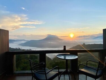 드빌라 카페, 레스토 앤 호텔