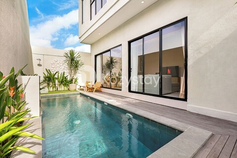 수리오 빌라 바이 코지스테이, 누사 두아