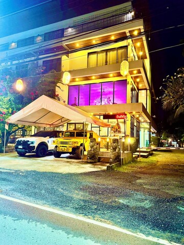 반 푸 찰롱 플레이스