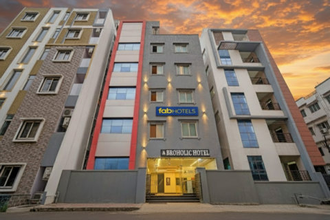 FabHotel AIG Broholic - 250M from AIG Hospital, Gachibowli