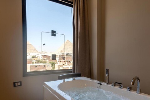 Pyraking  Pyramids View Hotel, Giza