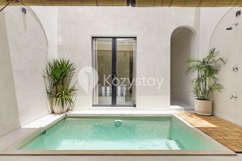 키렐로 빌라 바이 코지스테이, 사누르