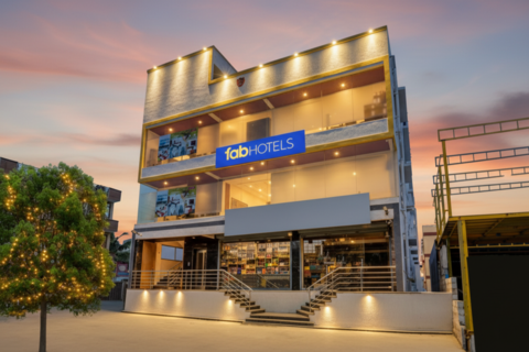 FabHotel AR Daffodil Inn - Mylasandra, Kengeri