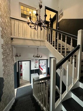 Adam's Hostel - Self Check-In & Only Private Rooms